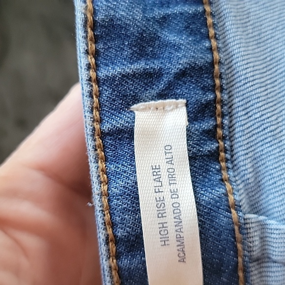 Universal Thread NWT High-Rise Flare Jeans - Picture 4 of 5